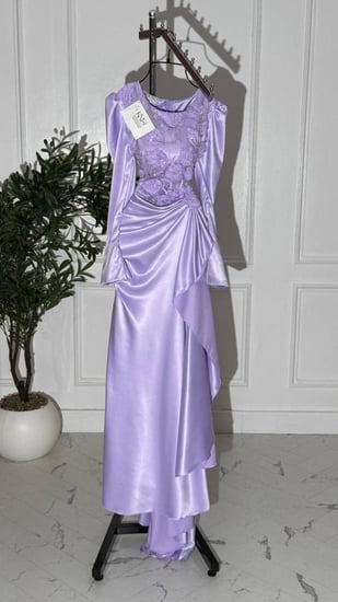 فستان بنفسجي تفته فاخر بورود وذيل