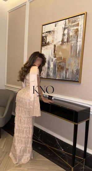 فستان تفته ضيق لون بيج مع شك فاخر مبطن و شال ساتان - لكل المناسبات