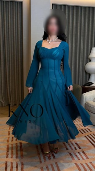 فستان جورجيت مبطن بقصّة مكثفة راقية