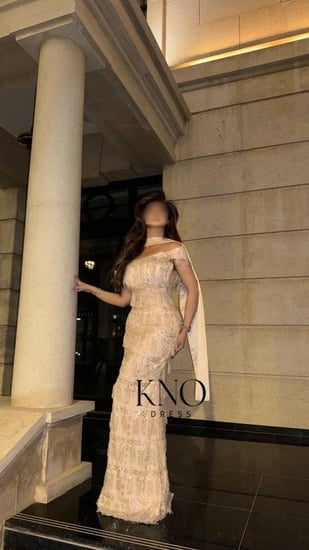 فستان تفته ضيق لون بيج مع شك فاخر مبطن و شال ساتان - لكل المناسبات