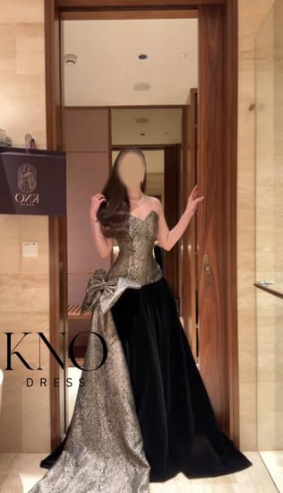 فستان سهرة جوخ جاكار فاخر بتصميم كورسيه وأكمام منفصلة