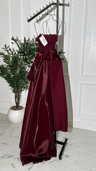 فستان باربي مع جازار لمعة وتطريز يدوي مباشر