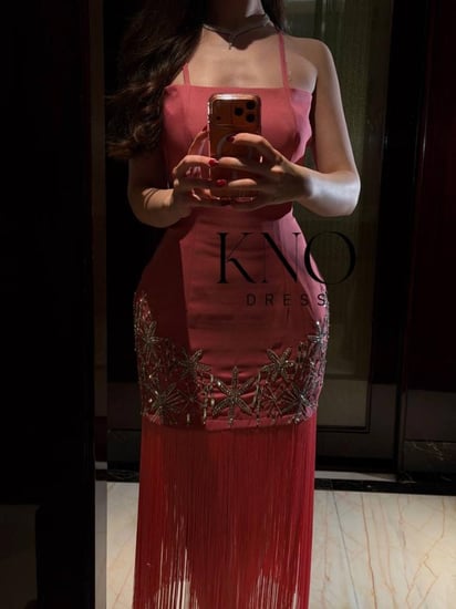 فستان باربي بتطريز يدوي فاخر مع هدب يضفي لمسة أناقة راقية