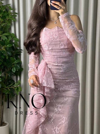 فستان سهره خفيفه خربزي دانتيل مبطن بقصه خياليه