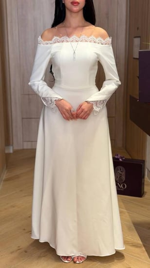 فستان أبيض باربي مع دانتيل طرف – أنوثة راقية ولمسة ساحرة