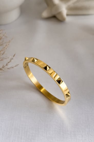 اسوارة Pyramids