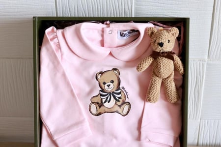 بوكس بناتي ربيعي   ( Moschino )