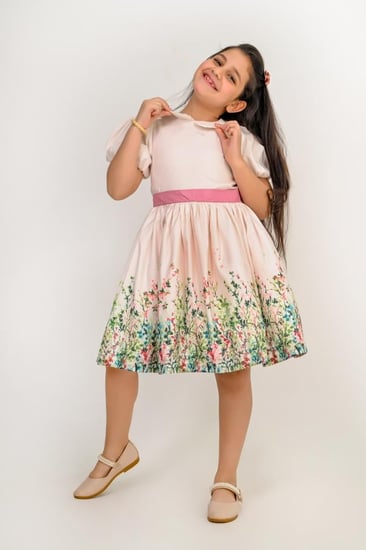 فستان ربيعي مشرق