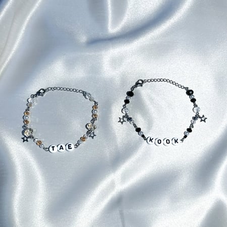 اساور كرستال مع كلمة بإختيارك | Crystal bracelet with a word