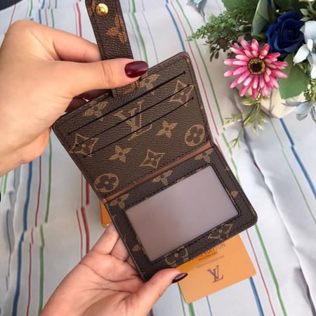 محفظه بطايق مع بوكس