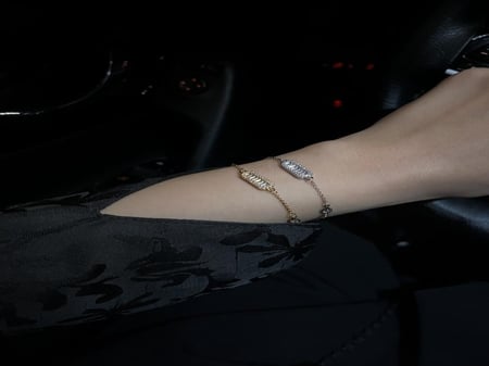 اسواره فضي او ذهبي