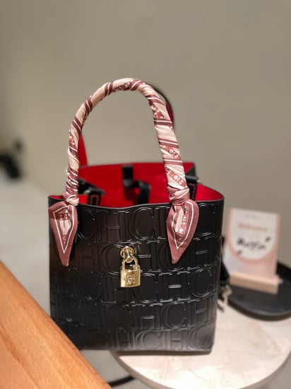 شنطه كوتش بدون بوكس