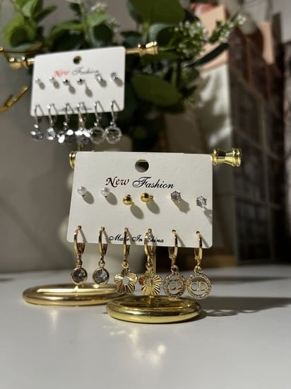 حلق فضي وذهبي