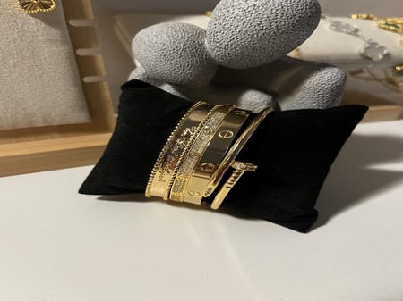 مجموعه اساور  و3 خواتم