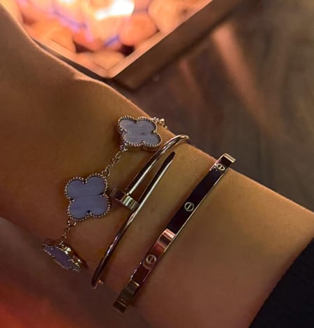 مجموعه اساور