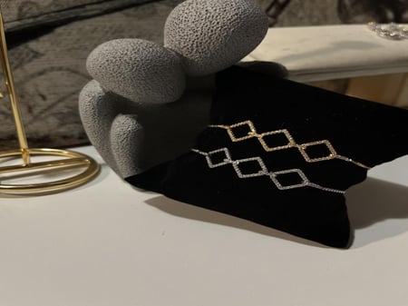 اسواره فضي وذهبي سحب