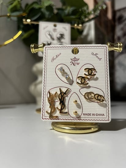 حلق فضي او ذهبي