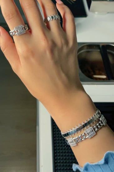 اسوارتين مع خواتم