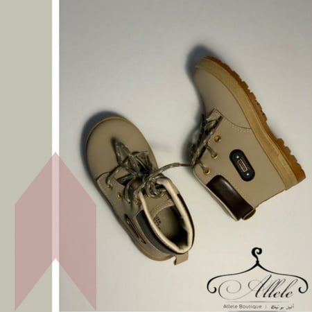 جزمه كاحل بأربطة امامي للاولاد الصغار