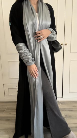 Signature abaya ( بإمكانك اختيار اللون )