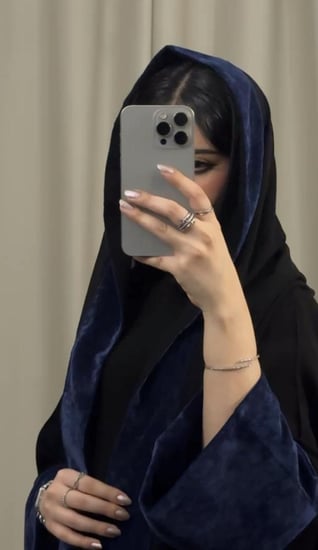 عبايه ( N81 ) اكمام جوخ كحلي