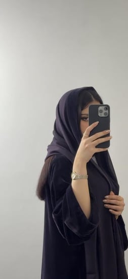 عبايه (N34) مخمل بنفسجي