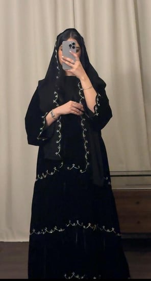 عبايه ( N84 ) شك طبقات كلوش ( شحن فوري )