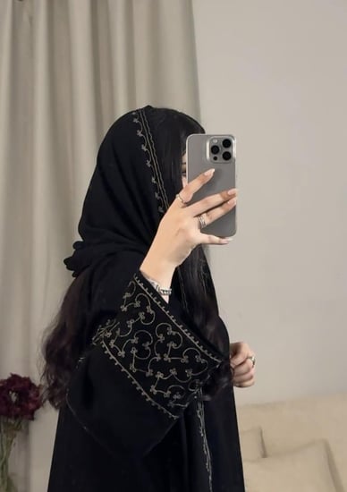 عبايه (N63) تطريز نحاسي
