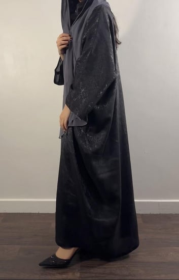 عبايه(N57)دبل فيس رمادي لمعه وساده