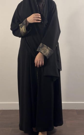 عبايه (N58) عبايه ورد ذهبي