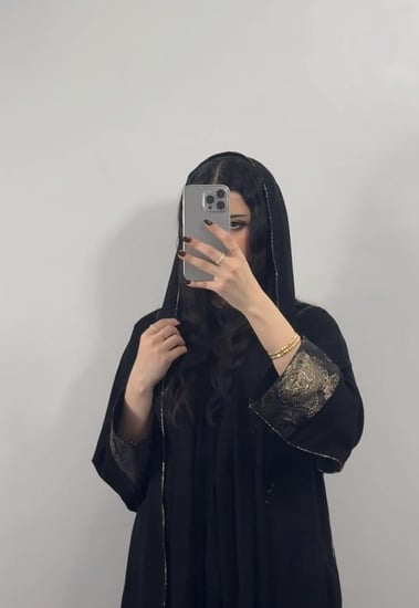 عبايه (N58) عبايه ورد ذهبي