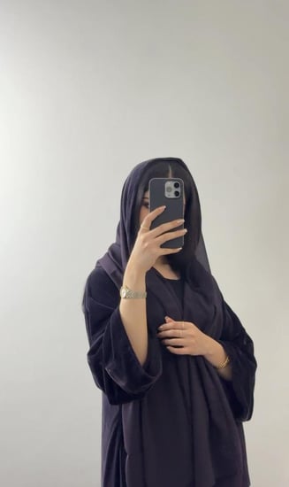 عبايه (N34) مخمل بنفسجي