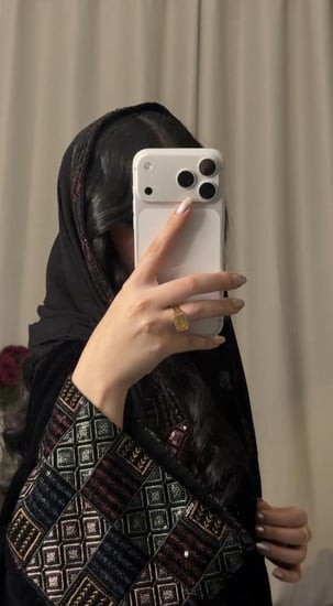 عبايه ( N97 ) شك مع تطريز