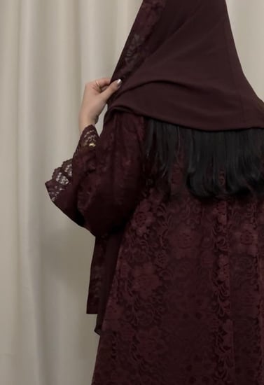 عبايه ( N75 ) دانتيل عنابي