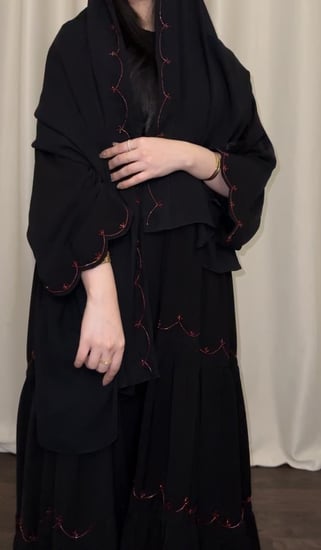 عبايه (N80) شك عنابي طبقات