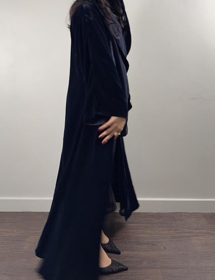 عبايه (N37) مخمل كحلي