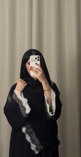 عبايه( N102 ) دانتيل اسود و ابيض