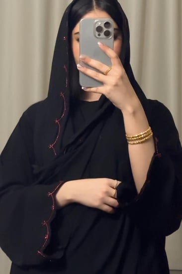 عبايه (N80) شك عنابي طبقات