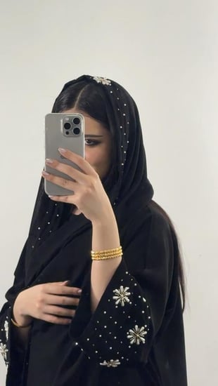 عبايه (N61) شك ورد لولو