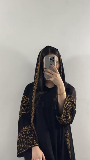 عبايه (N62)تطريز ذهبي