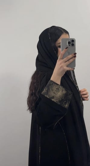 عبايه (N58) عبايه ورد ذهبي