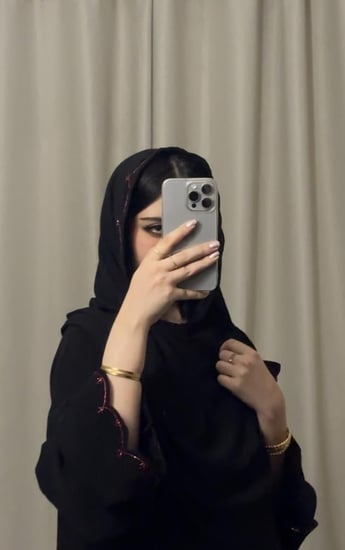 عبايه (N80) شك عنابي طبقات