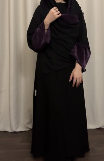 عبايه ( N82 ) اكمام جوخ بنفسجي