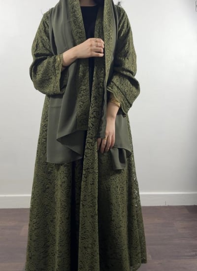 عبايه ( N71 ) دانتيل زيتي