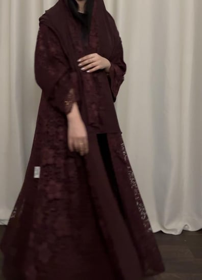 عبايه ( N75 ) دانتيل عنابي