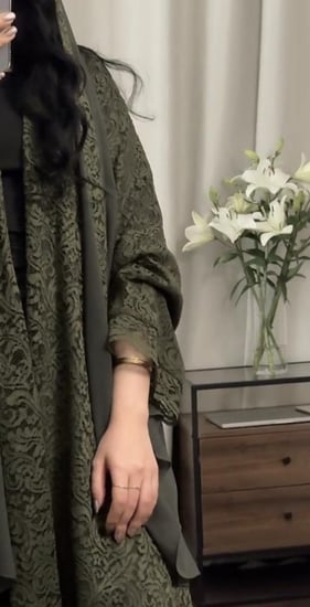 عبايه ( N71 ) دانتيل زيتي