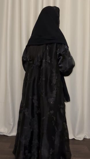 عبايه (N79) اورقانزا مطرز اسود