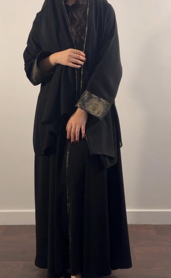 عبايه (N58) عبايه ورد ذهبي