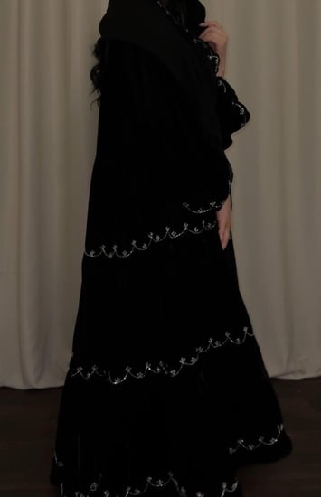 عبايه ( N84 ) شك طبقات كلوش ( شحن فوري )