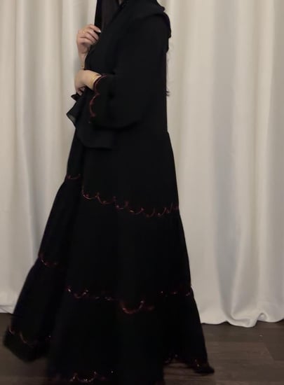 عبايه (N80) شك عنابي طبقات